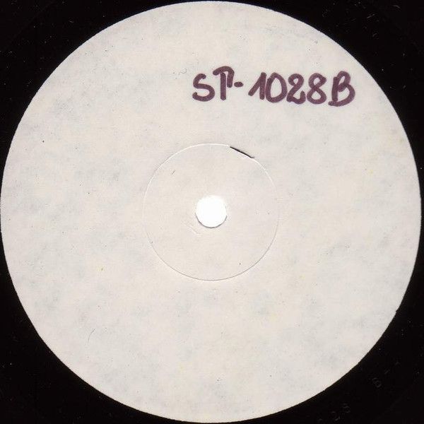 https://www.discogs.com/release/14491772-Maanam-Live-II