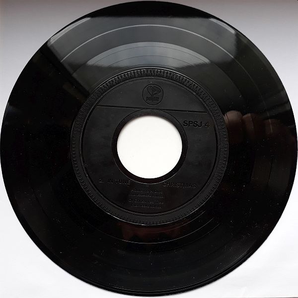 https://www.discogs.com/release/13956060-In-Tune-Christmas