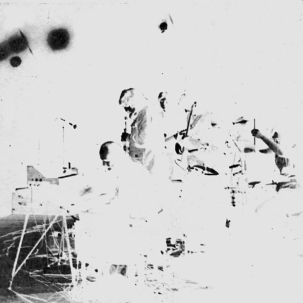 https://www.discogs.com/release/3744490-Laboratorium-Aquarium-Live-No-1