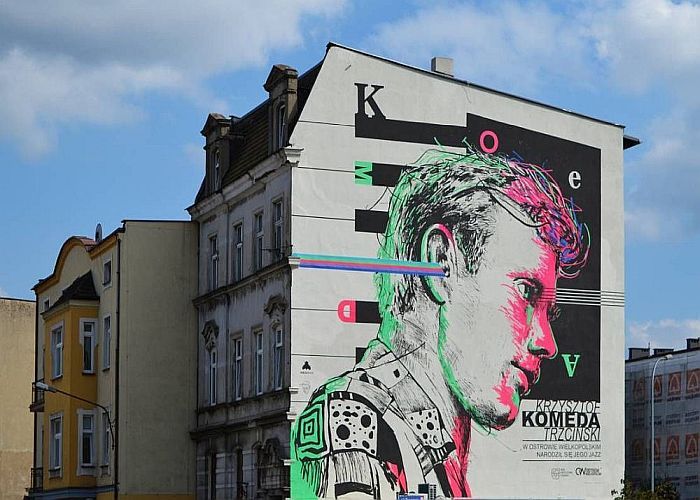 https://kurierostrowski.pl/2019/09/06/mural-z-komeda-wita-w-ostrowie-foto/