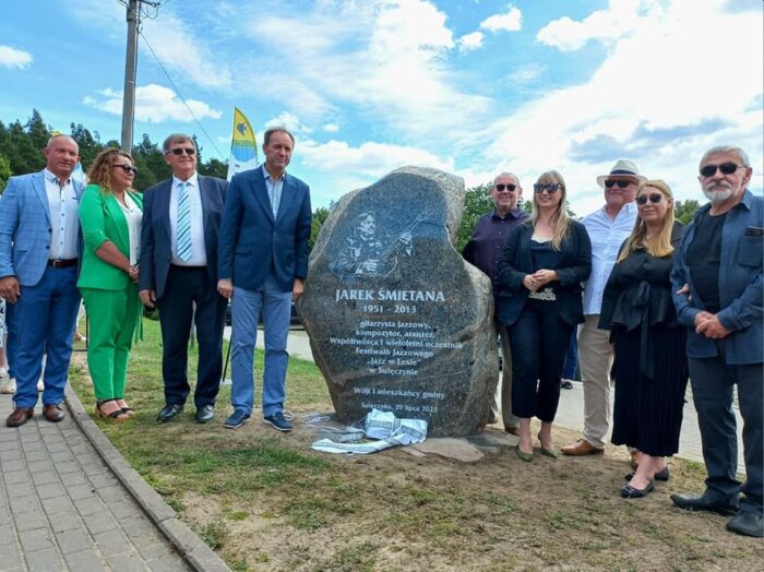 https://jazzforum.com.pl/main/news/skwer-i-obelisk-jarka-mietany