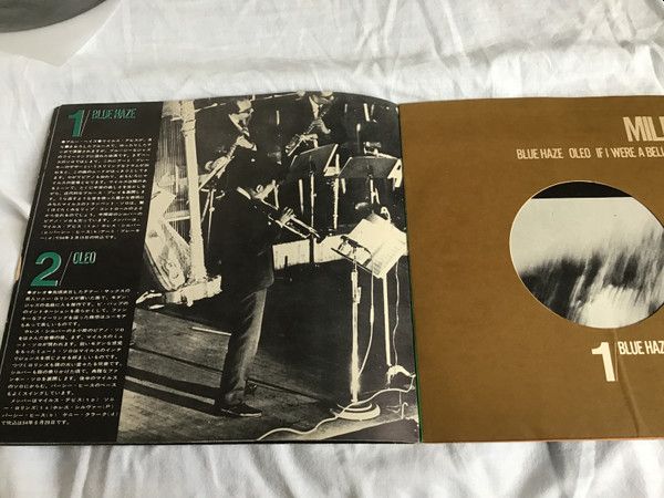 https://www.discogs.com/sell/item/2830213432?ev=bp_img