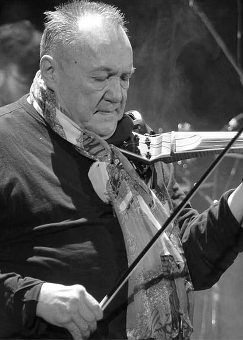 https://culture.pl/pl/tworca/michal-urbaniak