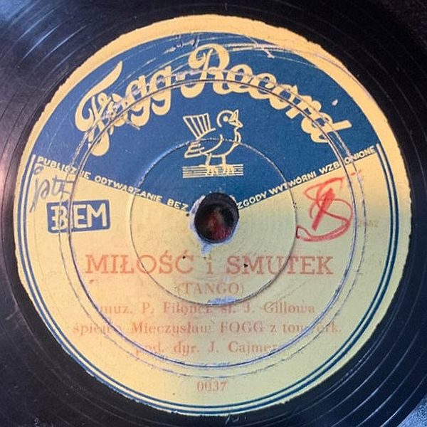 https://www.discogs.com/release/19283812-Mieczys%C5%82aw-Fogg-Mi%C5%82o%C5%9B%C4%87-I-Smutek-Bagatelka